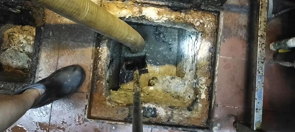 明光污水池清理一般都有毒气，怎么预防中毒呢？